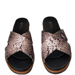 White Mountain Black Venice Sandals